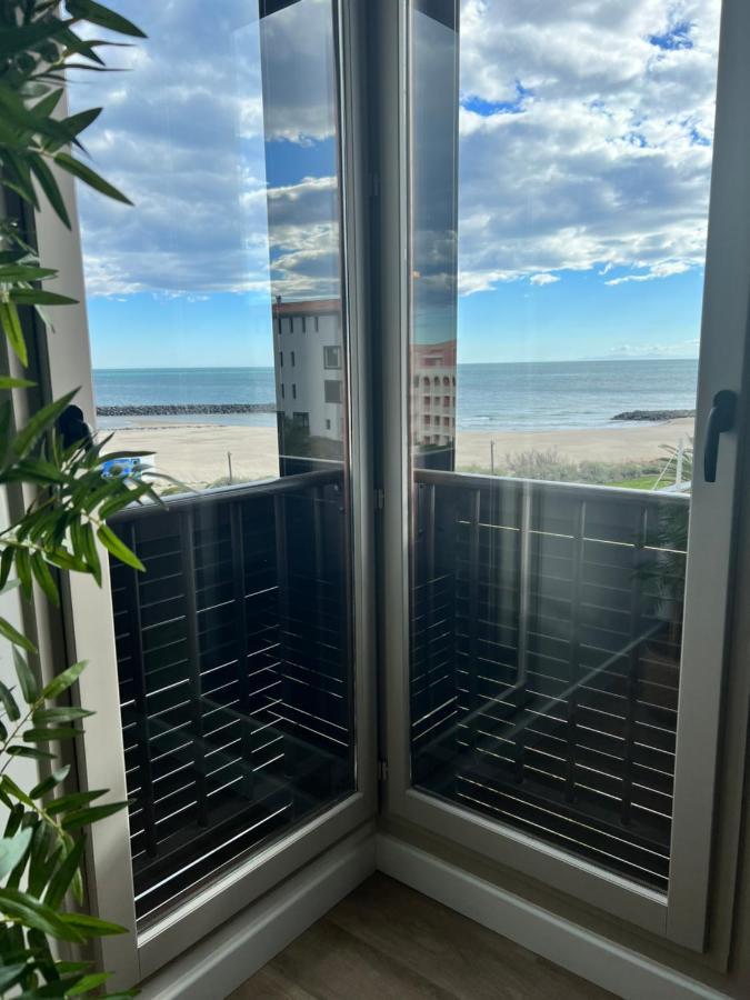 En Front De Mer, Magnifique Appartement 6 Pers. Agde Bagian luar foto